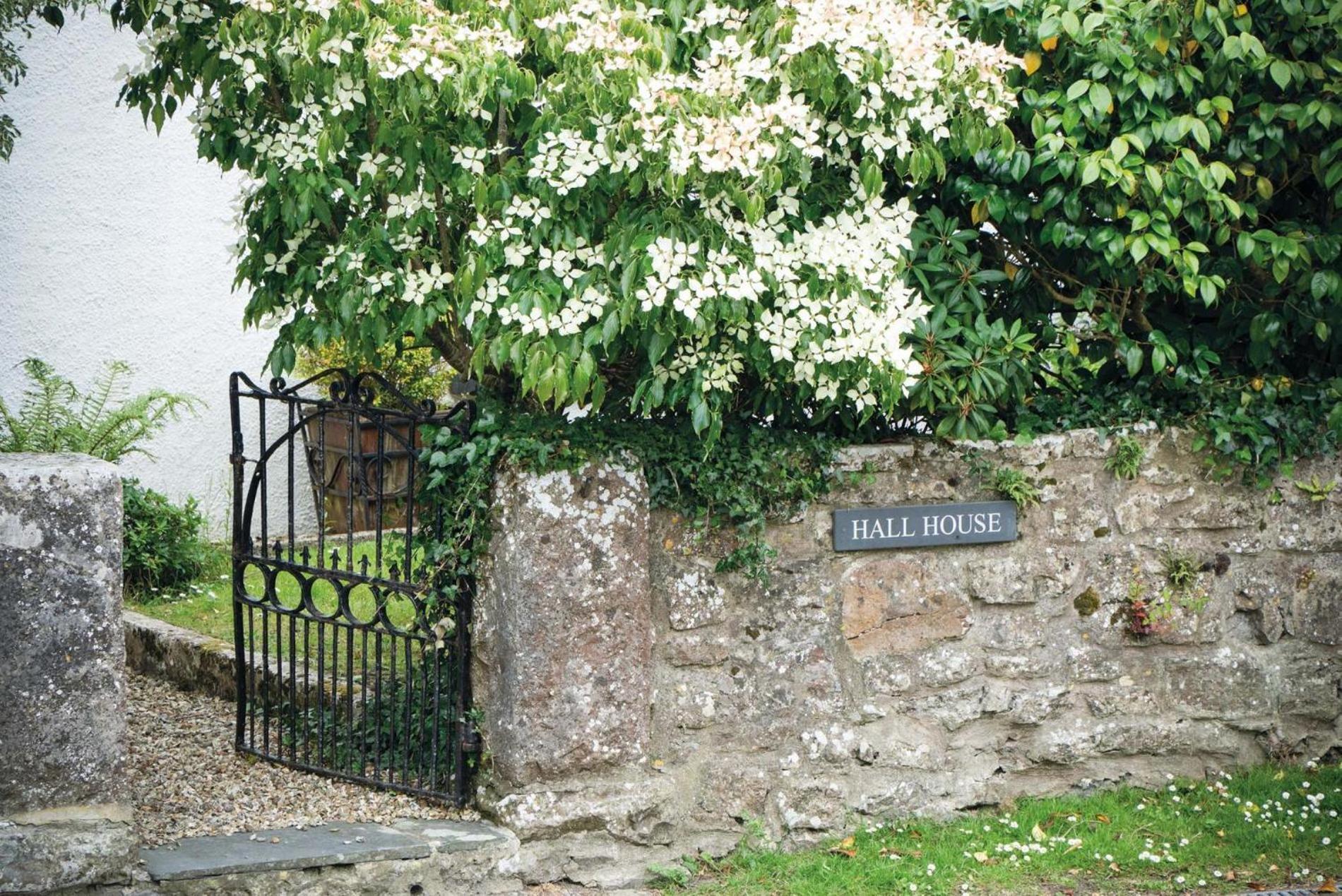 Hall House - 3 Bedroom Cottage - Saint Florence エクステリア 写真