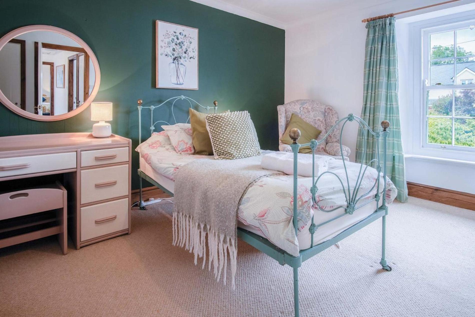Hall House - 3 Bedroom Cottage - Saint Florence エクステリア 写真